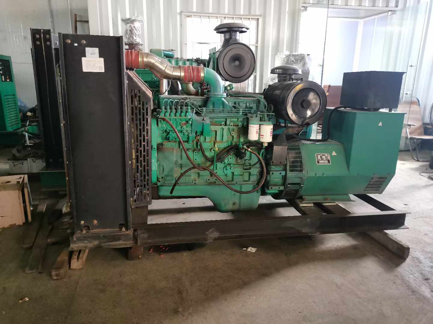 吴江发电机租赁如何确定电缆的承载电流是否在安全范围内？