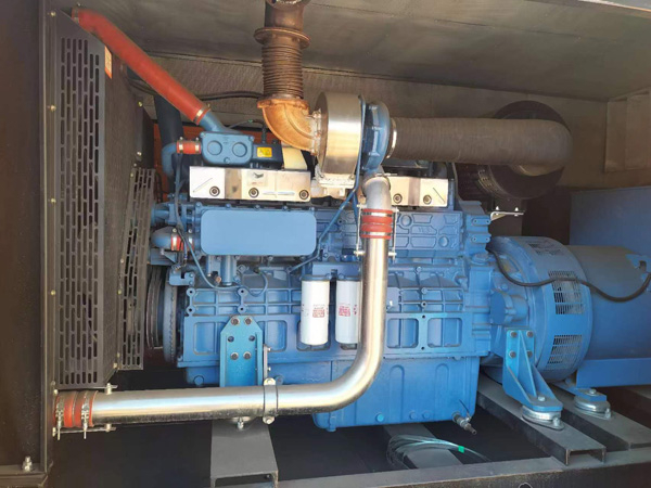 吴江柴油发电机组一般有几种电压输出？