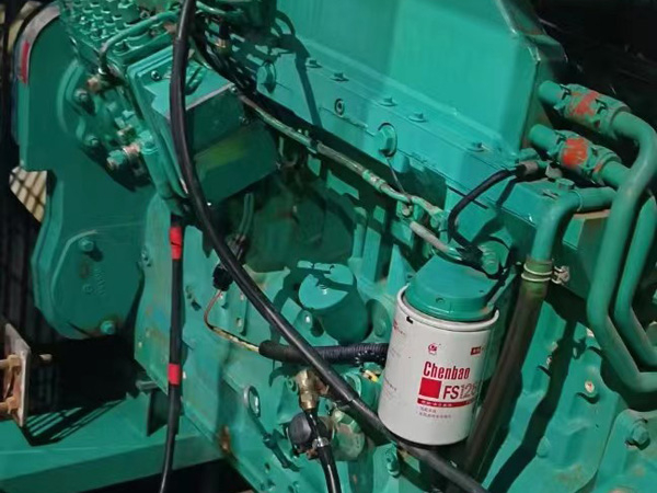 吴江如何确定新的发电机组控制系统是否与原系统兼容？