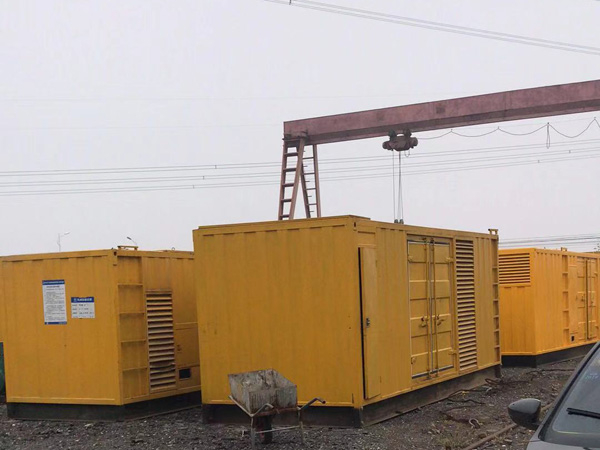 吴江100kw柴油发电机组每小时油耗？